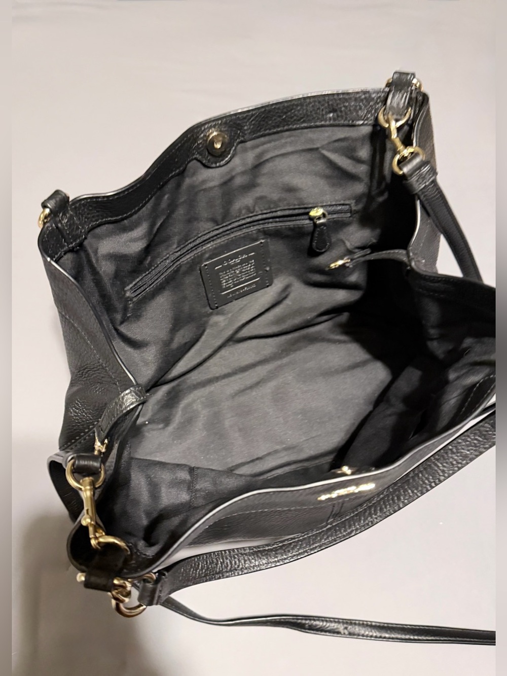 Coach✨Black Pebbled Leather Shoulder Bag with Gold Hardware - Picture 13 of 16